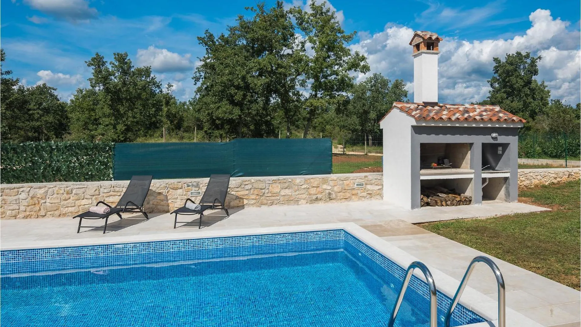 Awesome Home In Malisi With Kitchen Rapavel Tatil Evi
